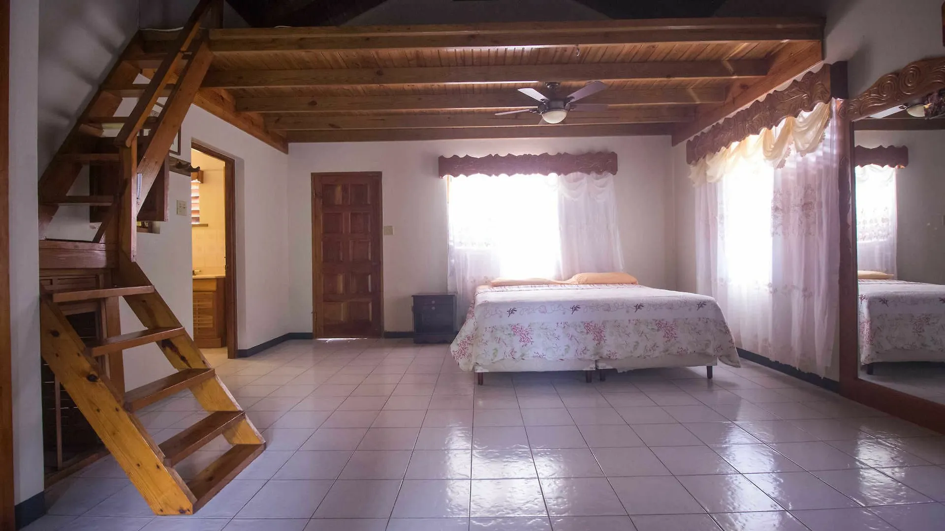 Rainbow Hill Villa Negril