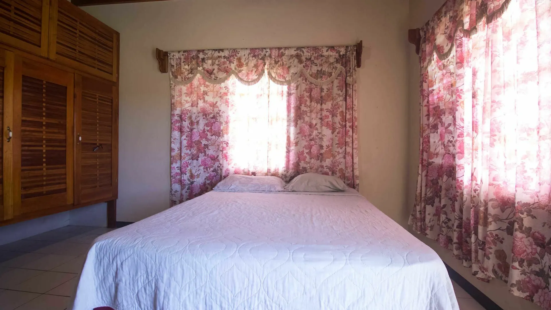 Rainbow Hill Villa Negril 0*,